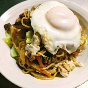 白菜のソース焼きそば☆目玉焼きつき♪